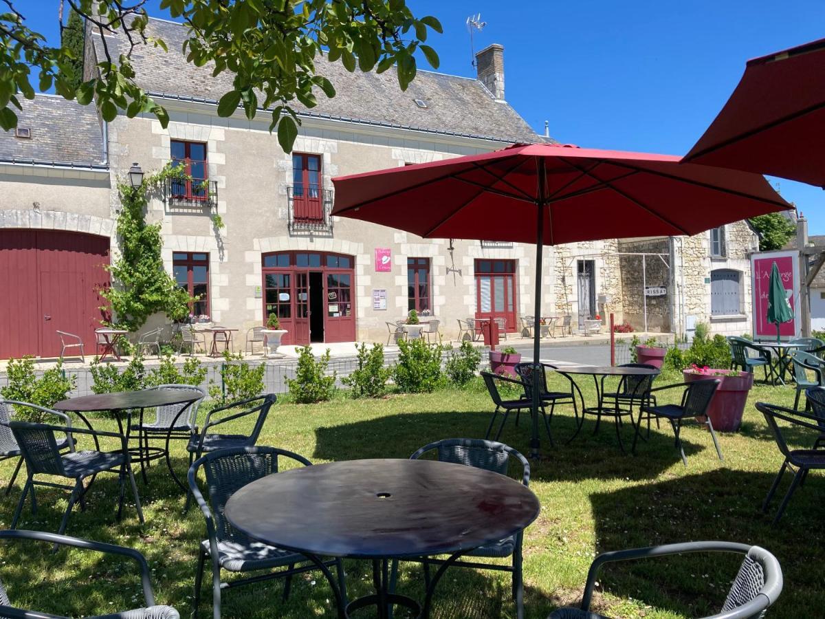 Logis Auberge De Crissay Exteriör bild