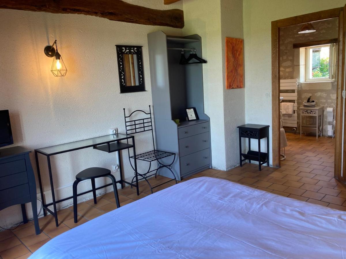 Logis Auberge De Crissay Exteriör bild
