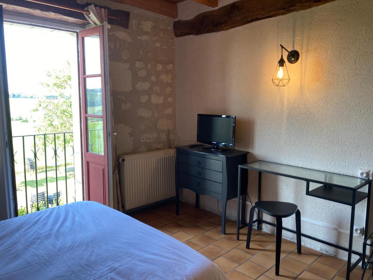 Logis Auberge De Crissay Exteriör bild