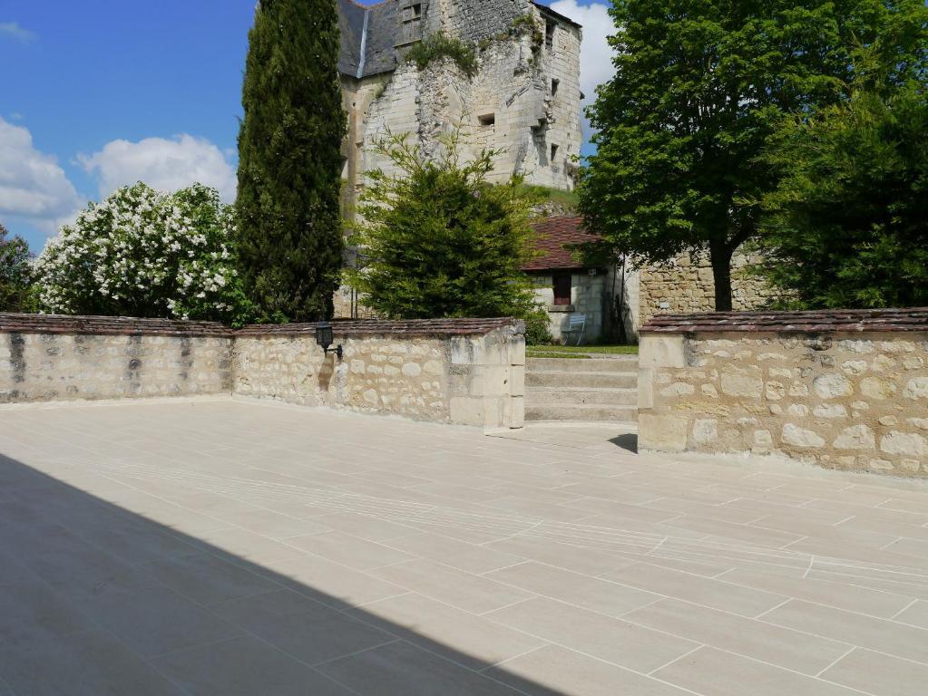 Logis Auberge De Crissay Exteriör bild